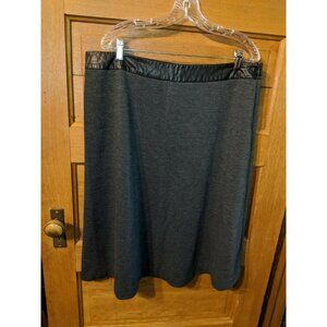Jones New York Signature Size 14 Skirt Gray Black Faux Leather Band
